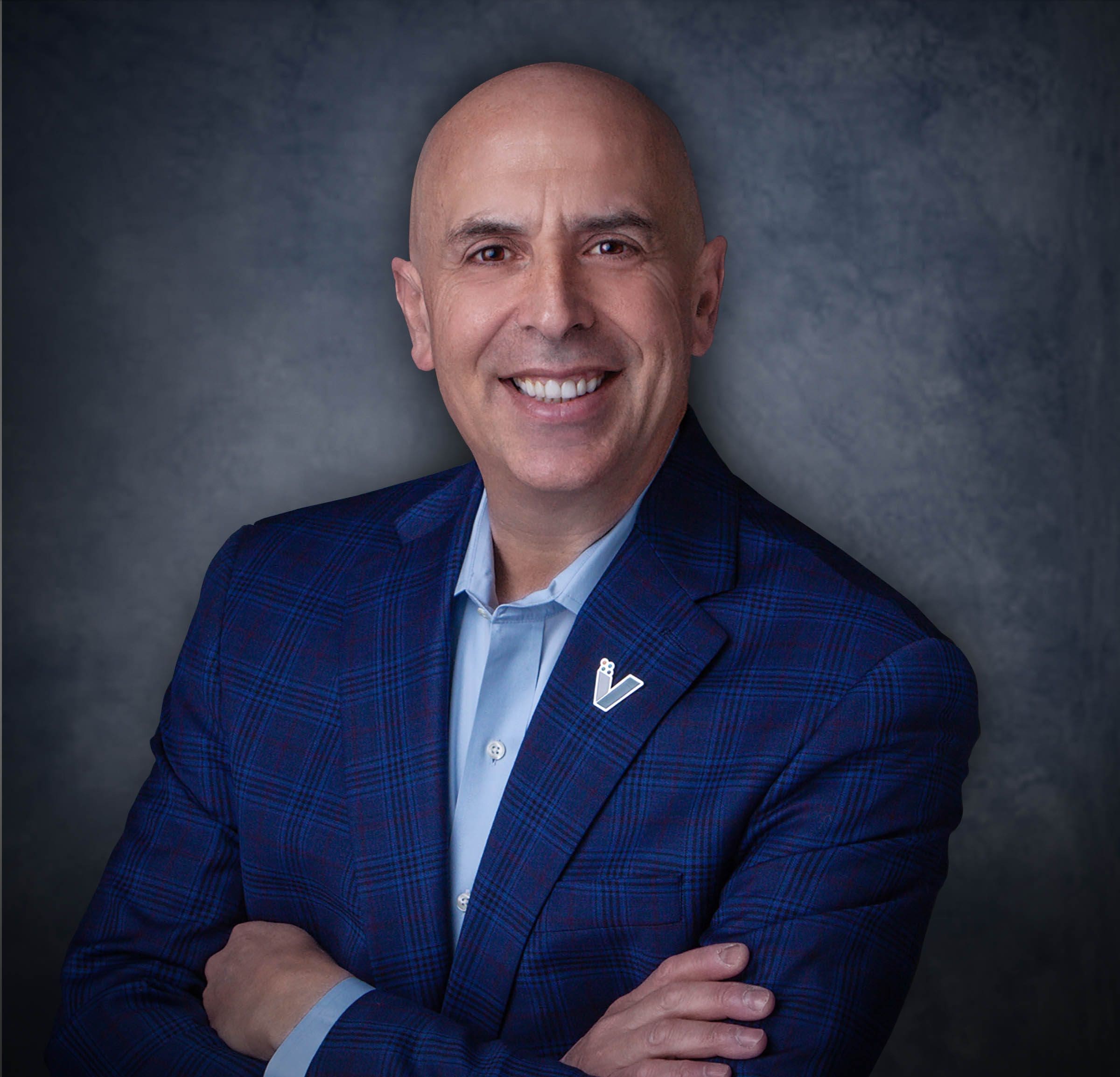 Portrait image of Rob Gelb